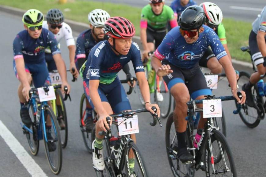 Así arrancó la undécima Vuelta Ciclística de El Heraldo