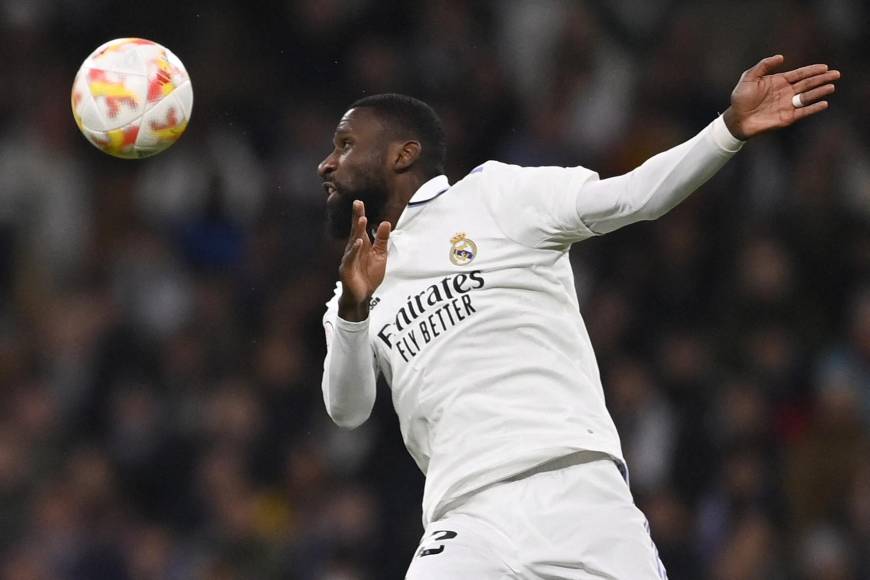 El Rey se autosaboteó: Así sonrió Barcelona en el Santiago Bernabéu ante Real Madrid