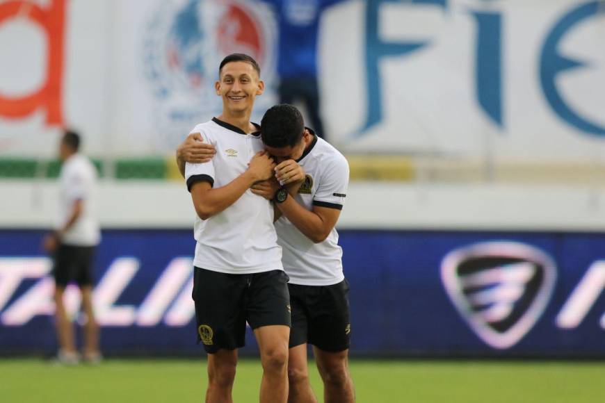 Fiesta merengue, risas y reconocimiento de cancha: el ambiente previo a la semifinal Olimpia vs Marathón en Comayagua