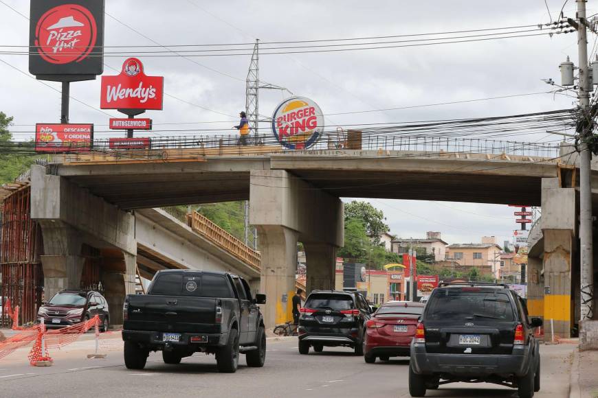 ¿Cómo avanza la construcción del puente elevado de la colonia Kennedy?