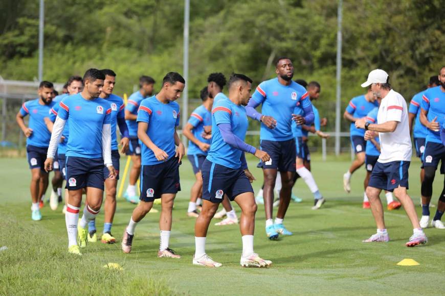 Rambo de León recomienda jugador a Olimpia, Benguché sigue en el ‘albo’ y ¿nuevo fichaje?