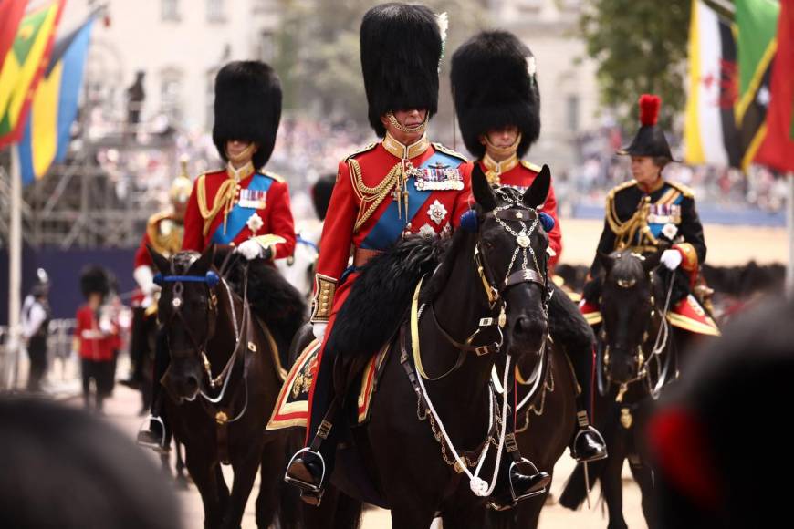 Las imágenes del desfile de Carlos III por su cumpleaños