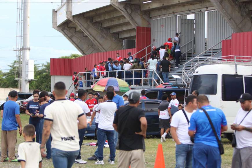 Olimpia genera ambientazo en Comayagua previo a partido contra Génesis