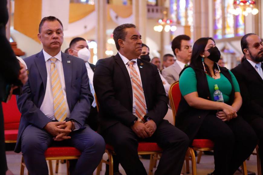 Con la presencia de altos funcionarios de las FF.AA. y otros políticos: así fue la eucaristía en conmemoración a los 276 aniversario de la Virgen de Suyapa