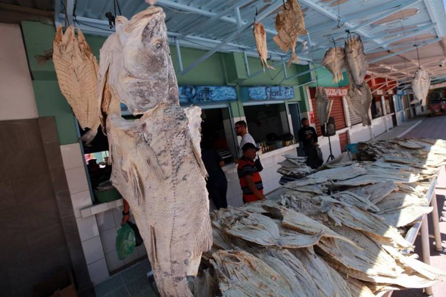 Pescado seco, tradición en Semana Santa, ya inunda los mercados capitalinos