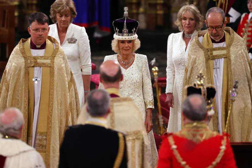 Así fueron coronados el rey Carlos III y la reina Camila