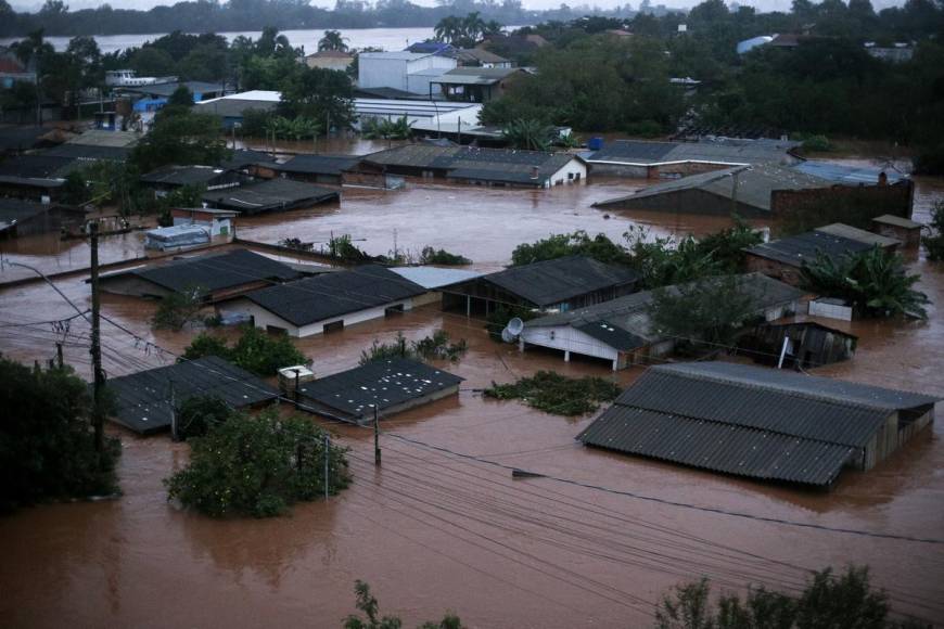 Suman 56 muertos en el sur de Brasil por desastre climático