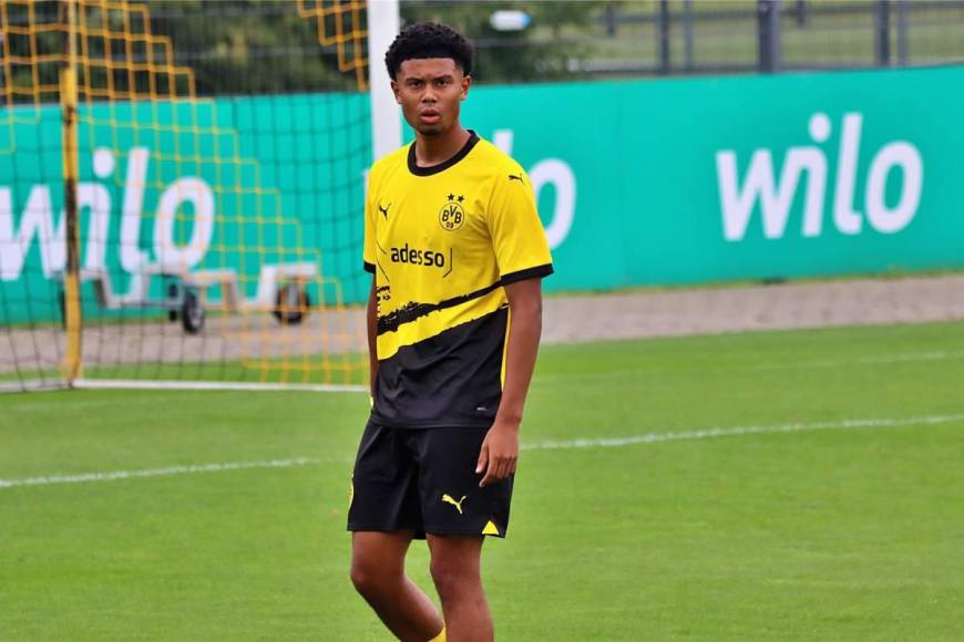 Leonardo Posadas, futbolista del Borussia Dortmund y de Alemania que jugaría con Honduras