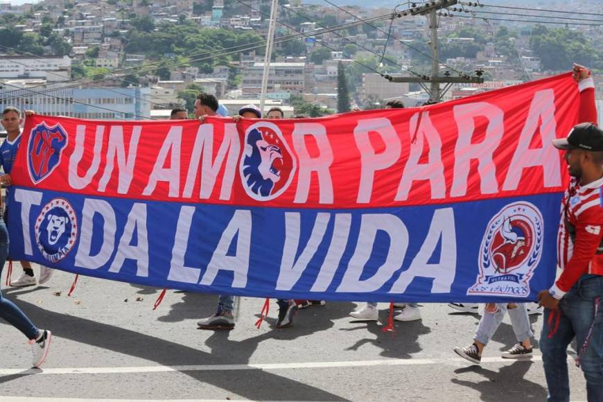 Así llegó afición olimpista para apoyar al León en el Olimpia vs Marathón