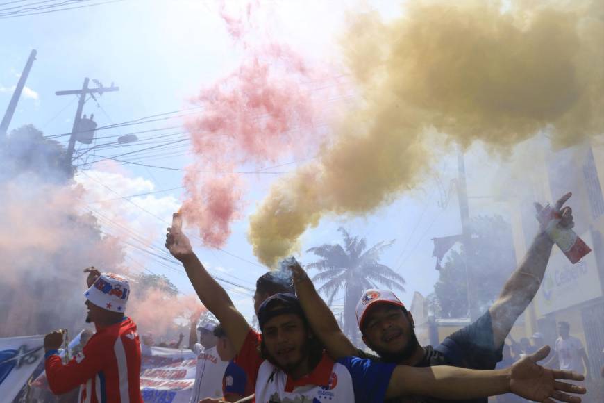 El Caribe y la Ultra Fiel: El mega carnaval que formó la barra de Olimpia en La Ceiba