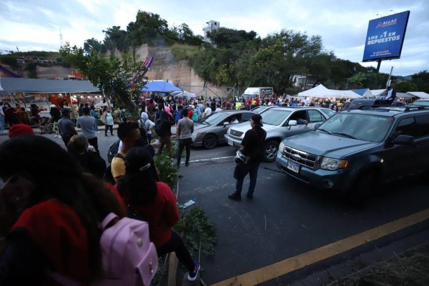 Caos, protestas y lamentaciones deja el cierre de parque de atracciones en el anillo periférico