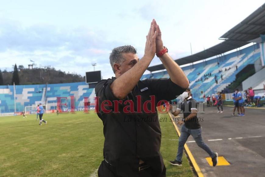 Diego Vázquez no pudo contener las lágrimas; así fue su emotivo adiós de Motagua (FOTOS)