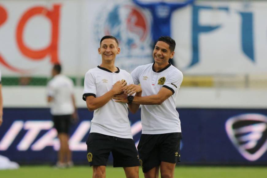 Fiesta merengue, risas y reconocimiento de cancha: el ambiente previo a la semifinal Olimpia vs Marathón en Comayagua