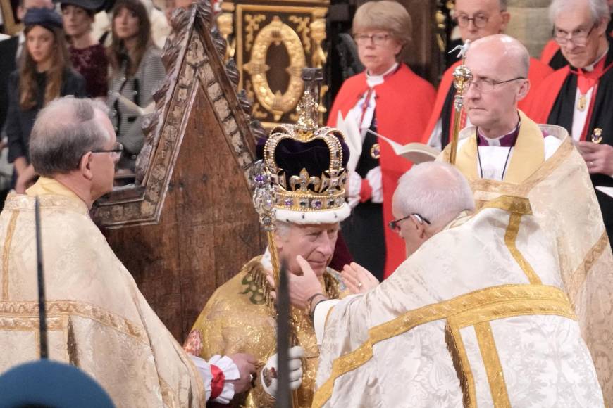 Así fueron coronados el rey Carlos III y la reina Camila