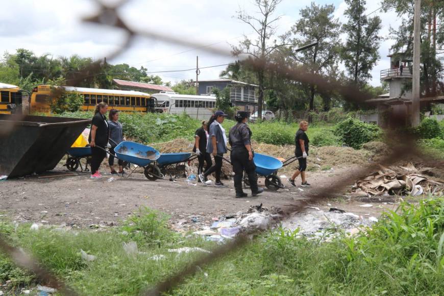 Angustia y dolor: Familiares desesperados exigen respuestas sobre la matanza en PNFAS