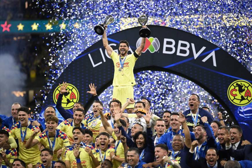 Aficionado arriesga su vida para ver al América coronarse campeón de la Liga MX