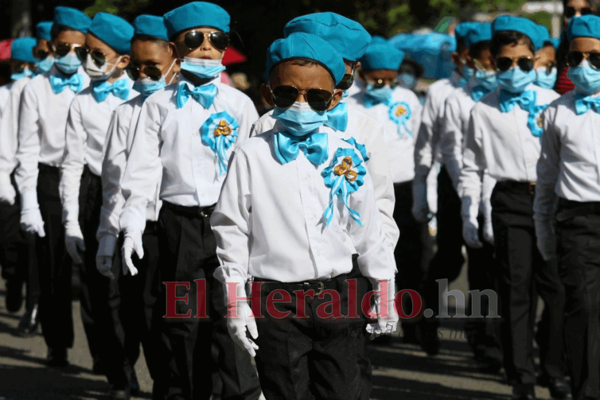 FOTOS: Fervor cívico y actos culturales de escolares en calles capitalinas