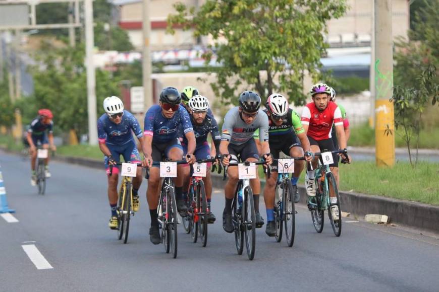 Así arrancó la undécima Vuelta Ciclística de El Heraldo