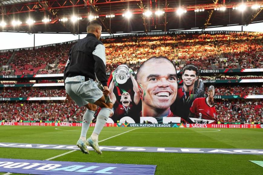 Historico: Cristiano Ronaldo llega a su gol 900 como profesional y Pepe recibe fenomenal homenaje