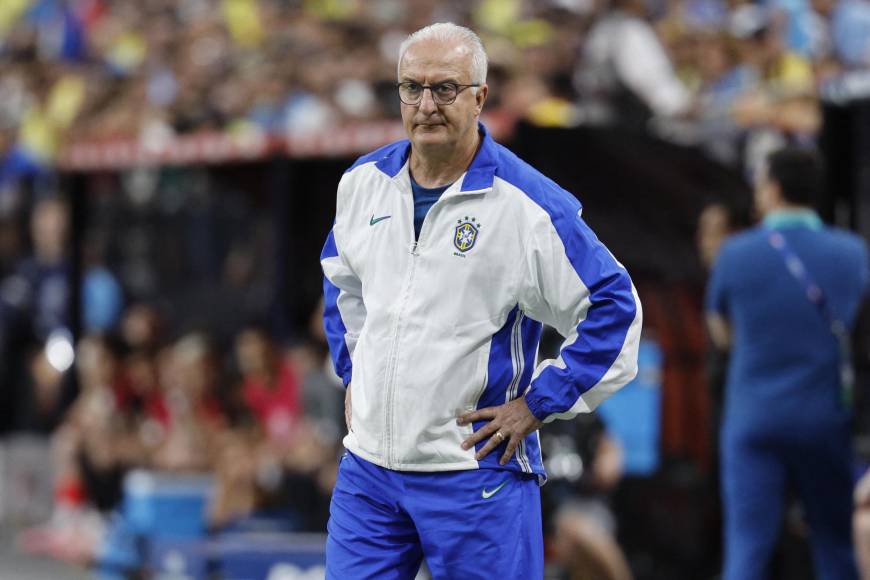 Jugadores de Brasil ignoran a Dorival, lo humillan luego de ser eliminados de Copa América