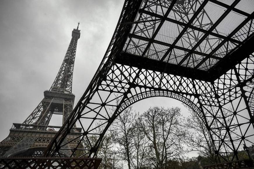 Eiffela, así luce la segunda torre Eiffel que acompaña a la original en su 134 aniversario