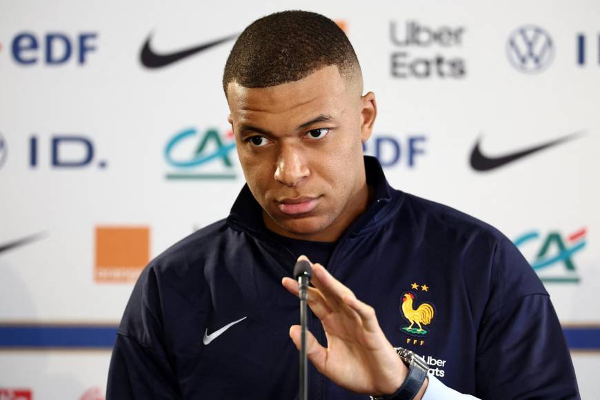 Raphinha también le tira a Mbappé: “Perdió Mundial contra equipo de América del Sur”