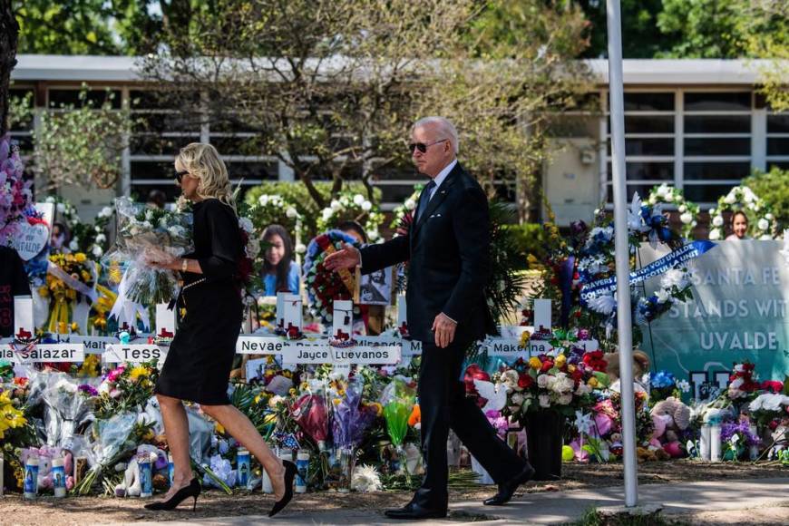 Así fue el recorrido de Joe Biden por Uvalde, la ciudad de la masacre escolar