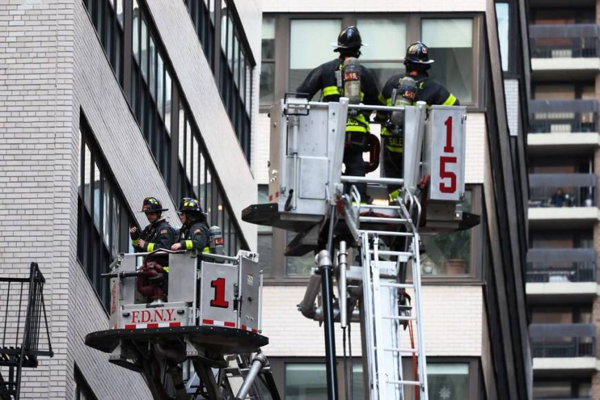 Lo que se sabe del colapso de un edificio de estacionamiento en Manhattan