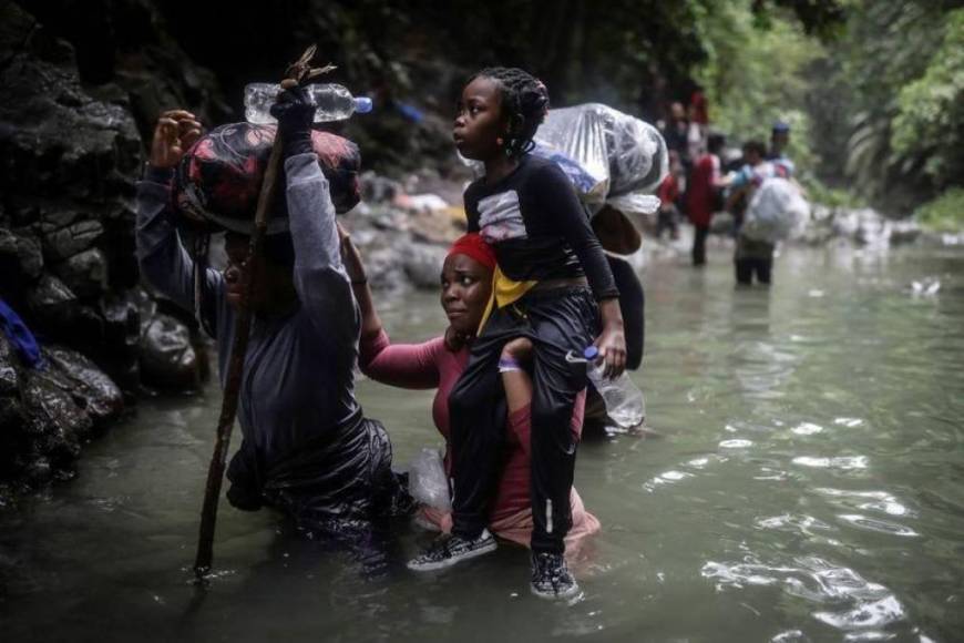 La selva del Darién: mafias, violencia sexual y animales, los peligros del conocido “tapón” de los migrantes