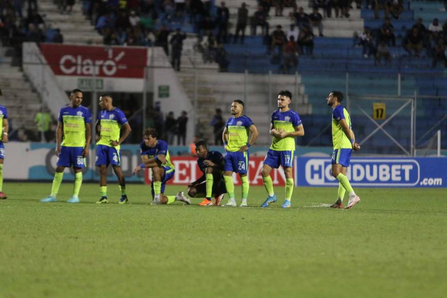 ¡Alegría y llanto! Emotivo festejo de Rougier al clasificar Motagua a semis