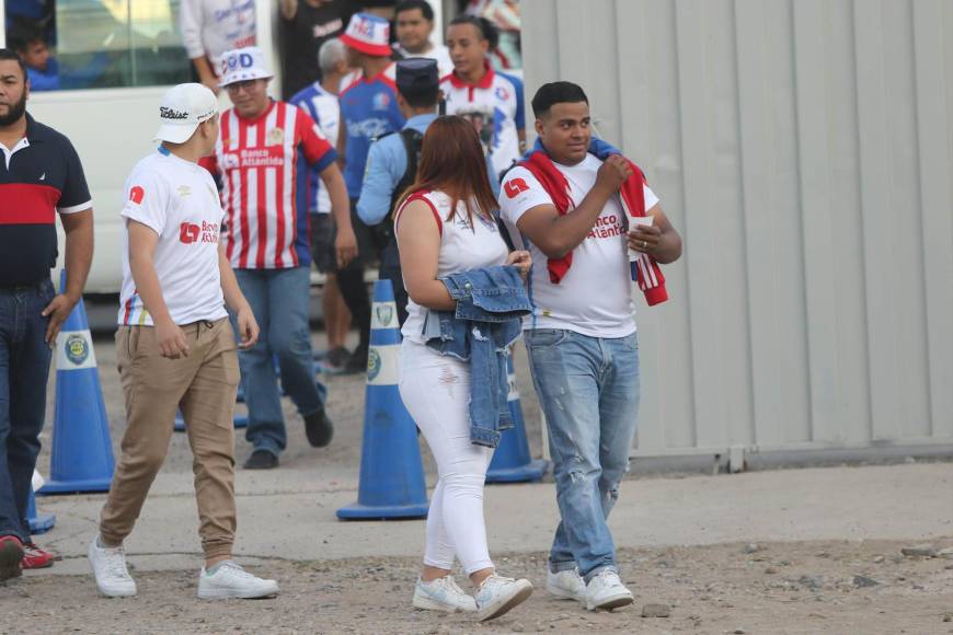 ¡Fiesta total! Así fue el apoyo de la Ultrafiel en el Olimpia vs Marathón