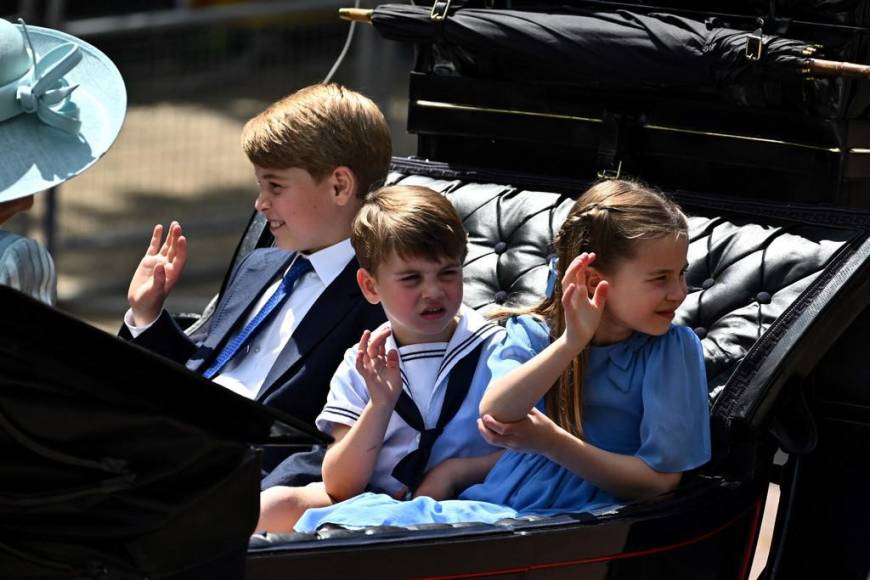 Los graciosos gestos del príncipe Louis en festejos del Jubileo de Platino de la reina Isabell II