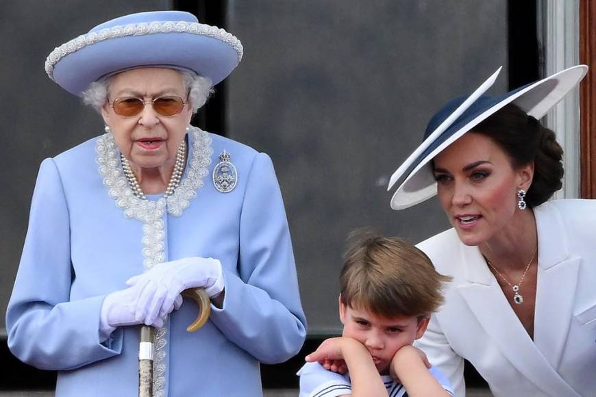 Los graciosos gestos del príncipe Louis en festejos del Jubileo de Platino de la reina Isabell II