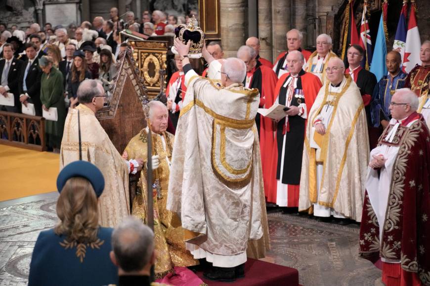 Así fueron coronados el rey Carlos III y la reina Camila