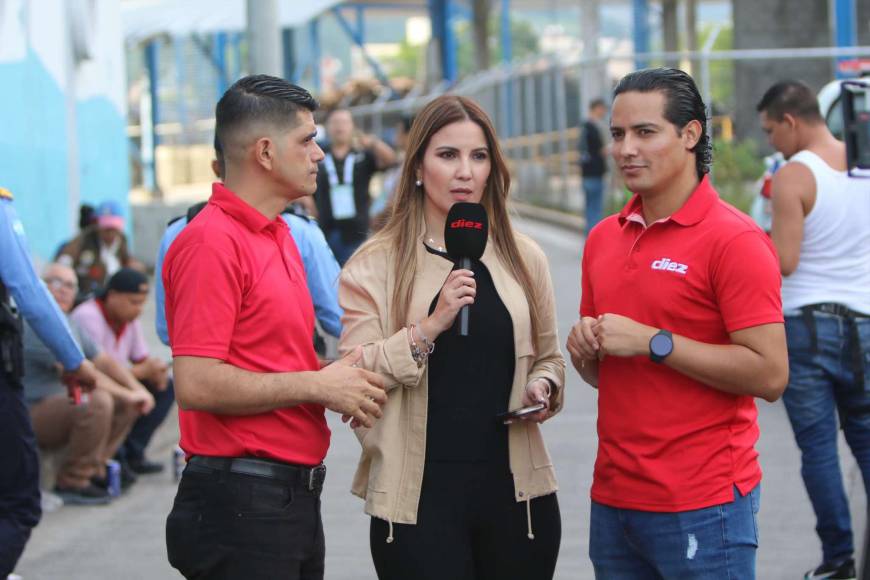 ¡Hermosas! Las bellas damas que engalanan la previa del Honduras vs Trinidad y Tobago