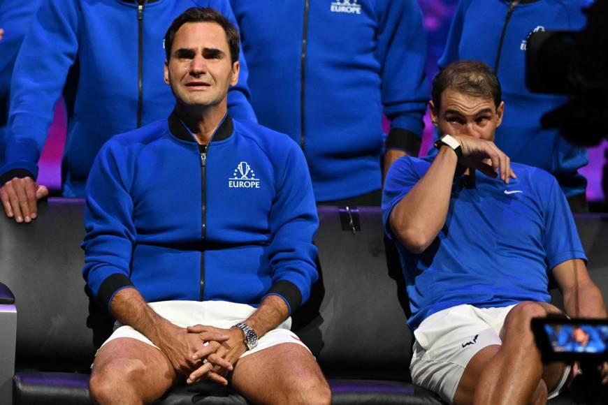 El rey se despidió como un caballero: Federer se enfrentó a su último juego acompañado de Nadal, su eterno rival