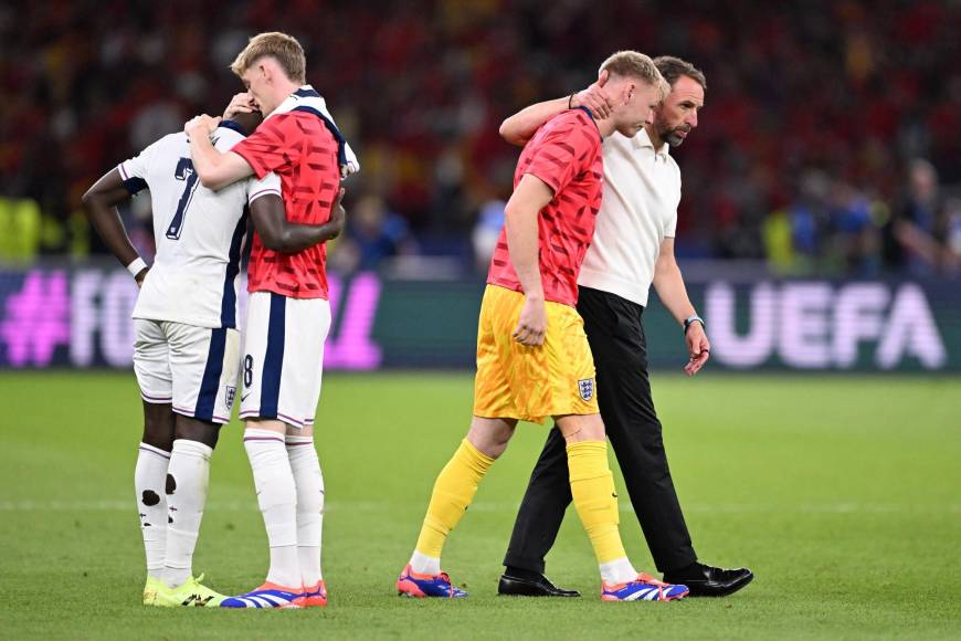 ¡Bellingham entre lágrimas! Las tristes imágenes de Inglaterra al perder otra final de Eurocopa