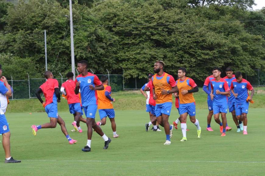 Olimpia estrena uniforme, confirman lesionado y legionario se queda entrenando