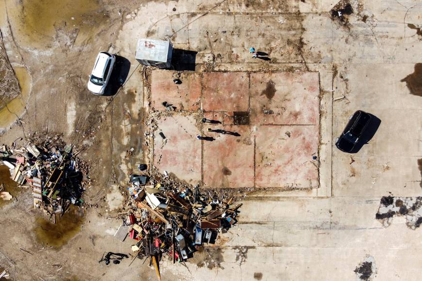 En Misisipi hay “zona de guerra” tras el paso de un mortal tornado