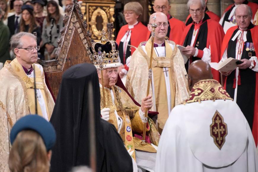 Así fueron coronados el rey Carlos III y la reina Camila