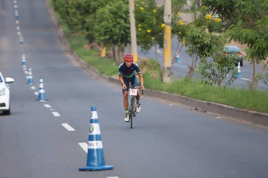 Así arrancó la undécima Vuelta Ciclística de El Heraldo