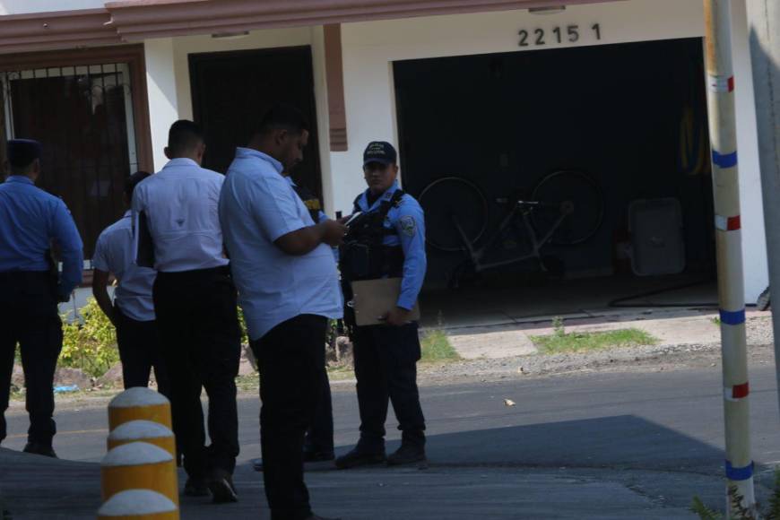 Lo asesinaron enfrente de un portón en la colonia Modelo: fotos de la escena del crimen