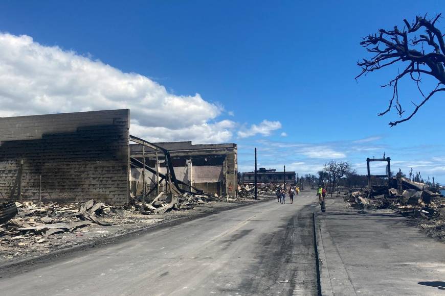 “No puedo creer que Dios permitiese que esto ocurriera”: rabia y desconsuelo en Hawái por incendios