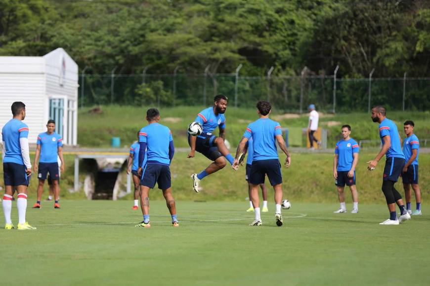 Rambo de León recomienda jugador a Olimpia, Benguché sigue en el ‘albo’ y ¿nuevo fichaje?