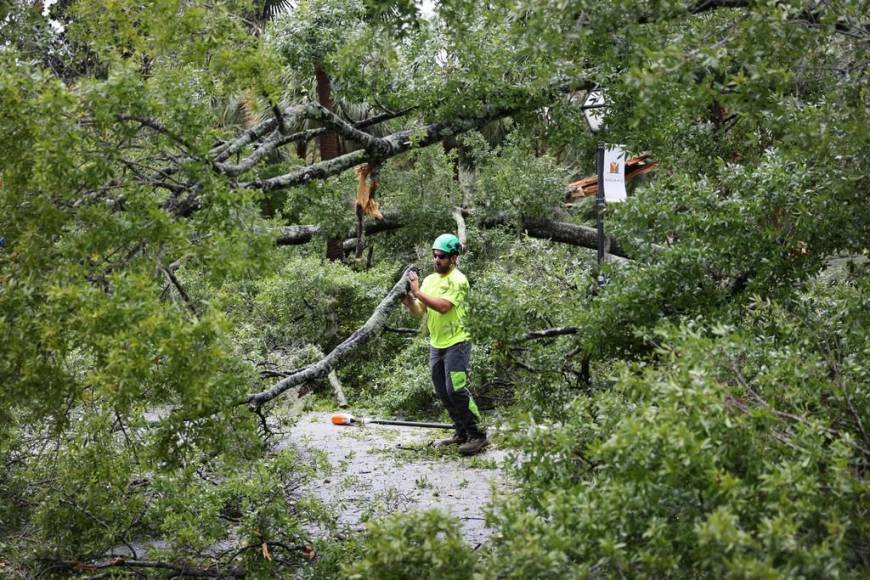 Ian golpea Carolina del Sur tras sembrar destrucción en Florida