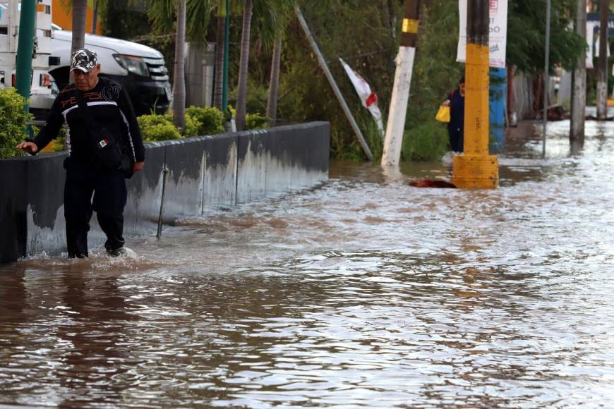 Muertes, inundaciones y destrozos deja Lidia a su paso por México