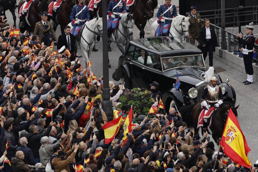 La princesa Leonor jura ante la Constitución en su cumpleaños 18