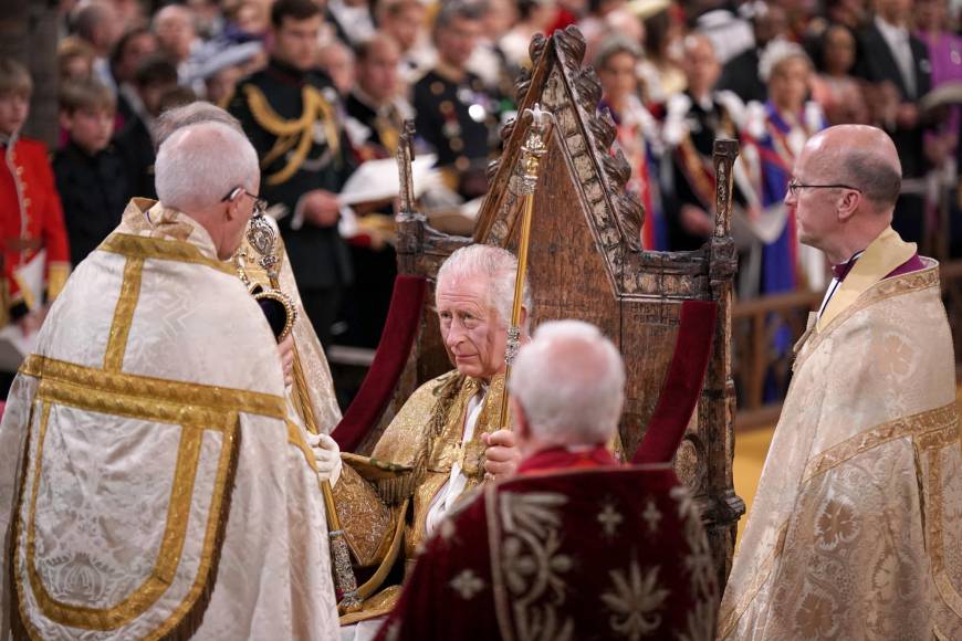 Así fueron coronados el rey Carlos III y la reina Camila