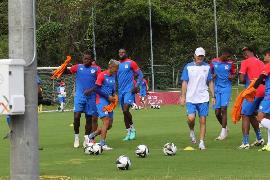 Olimpia estrena uniforme, confirman lesionado y legionario se queda entrenando