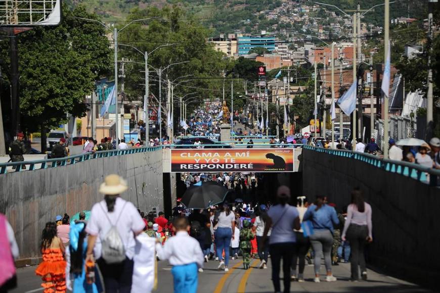 Con amor a la Patria, así desfilaron alumnos de prebásica de San Felipe al Guanacaste